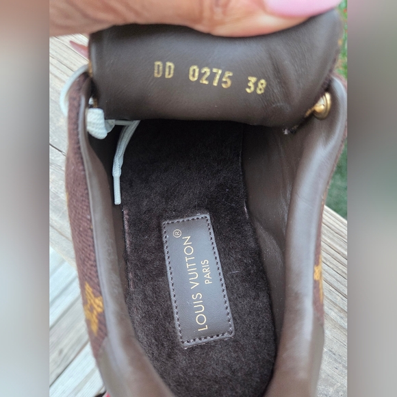 Louis Vuitton Monogram Sneakers - Picture 8 of 8